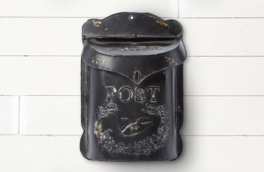 Rynx | Worn black metal mailbox