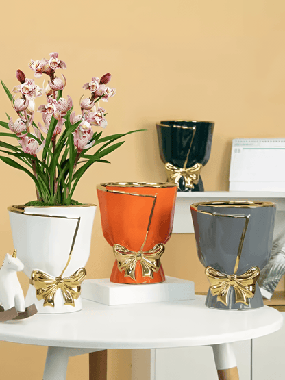 Rynx | BOLD BOW VASE | MODERN VASE