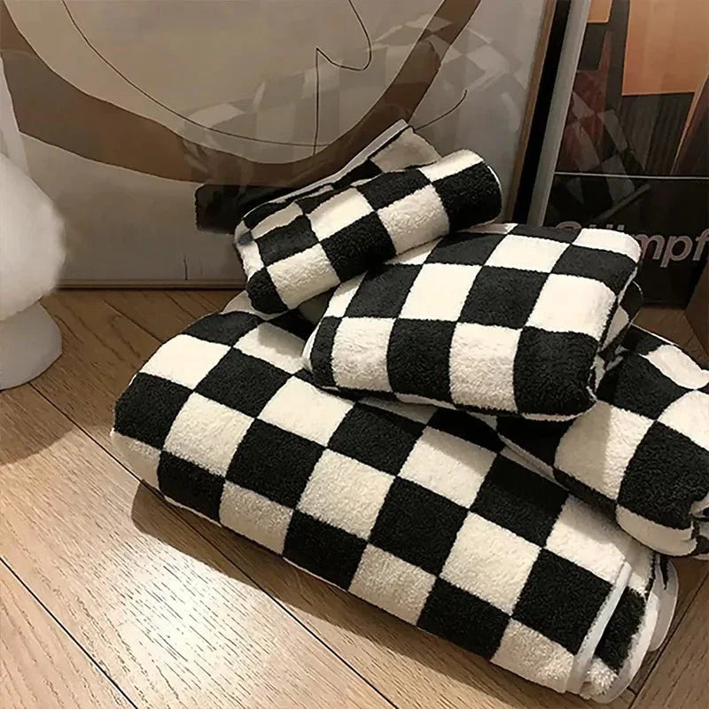 Rynx | Classic Checkered Pattern Sofa Blanket