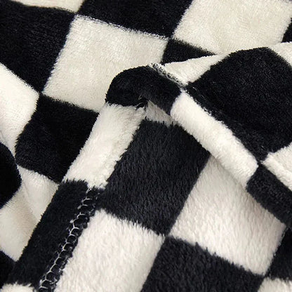 Rynx | Classic Checkered Pattern Sofa Blanket