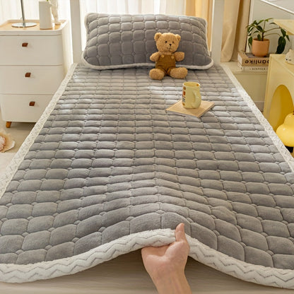 Rynx | Soft & Cozy Milk Velvet Mattress Protector - Warm Plush Autumn/Winter Bedding, King Size Bed Comforter Set for Bedrooms, Apartments, and Dorms