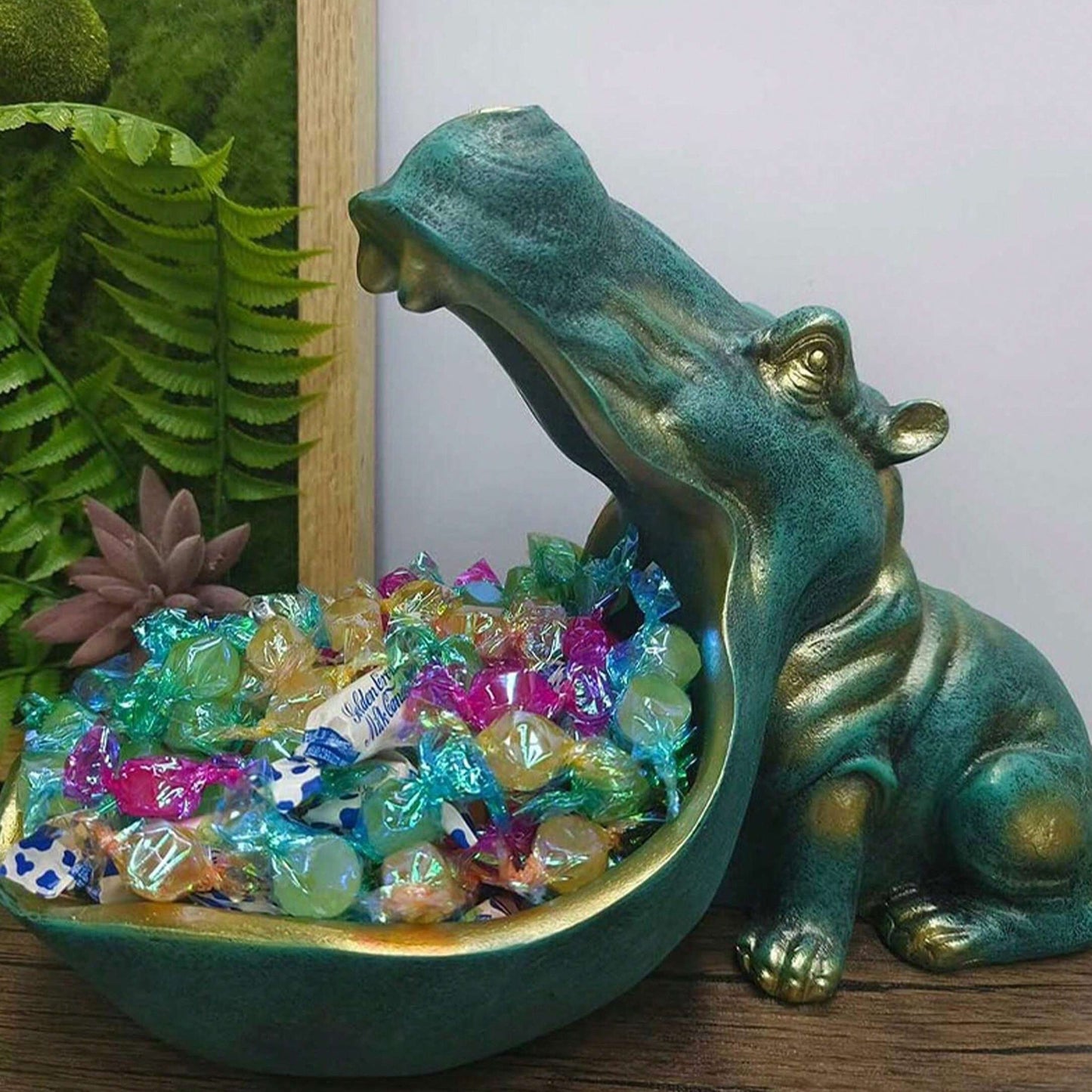 Rynx | HippoServe - Hippo figure with candy bowl & keychain