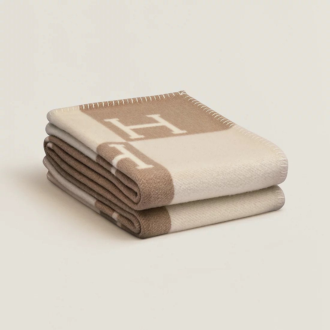 RYNX | Elegant For A Stylish Interior - Luxblanket