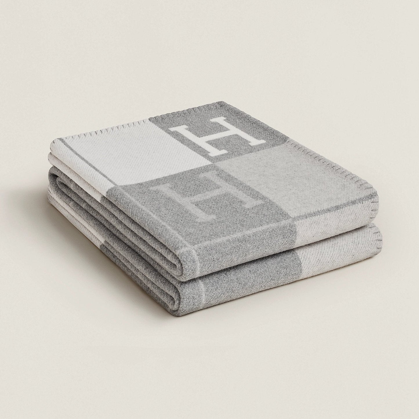 RYNX | Elegant For A Stylish Interior - Luxblanket