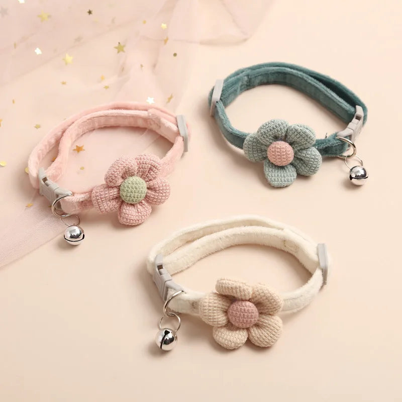 Rynx | Adjustable Cat Collar with Cute Flower and Bell