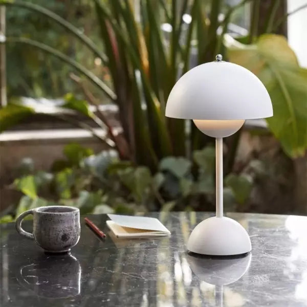 Rynx | Portable Table Lamp Flowerpot VP9