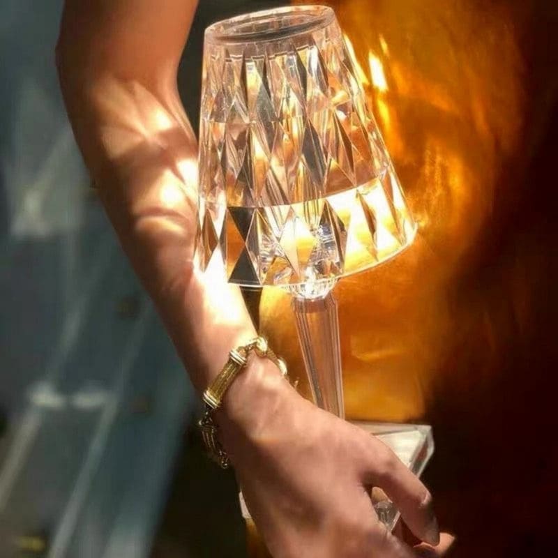 Rynx | Acrylic Crystal Table Lamp - LuxeGlow