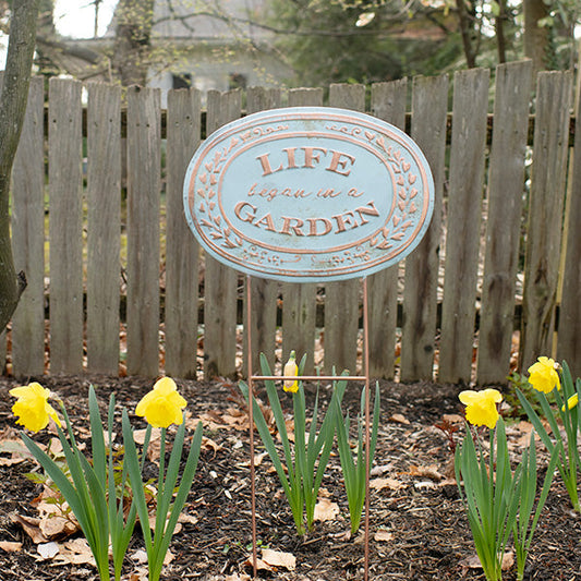 Rynx | Antique inspired garden stakes