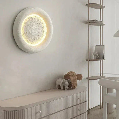 Rynx | LunaGlow circular wall lamp - elegant and modern design