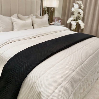 Rynx | Hugo Black Quilted Bedspread