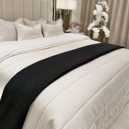 Rynx | Hugo Black Quilted Bedspread