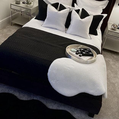 Rynx | Hugo Black Quilted Bedspread