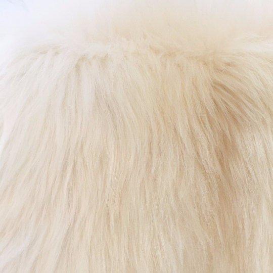 Rynx | Large Light Ivory Lambskin Rug  47"