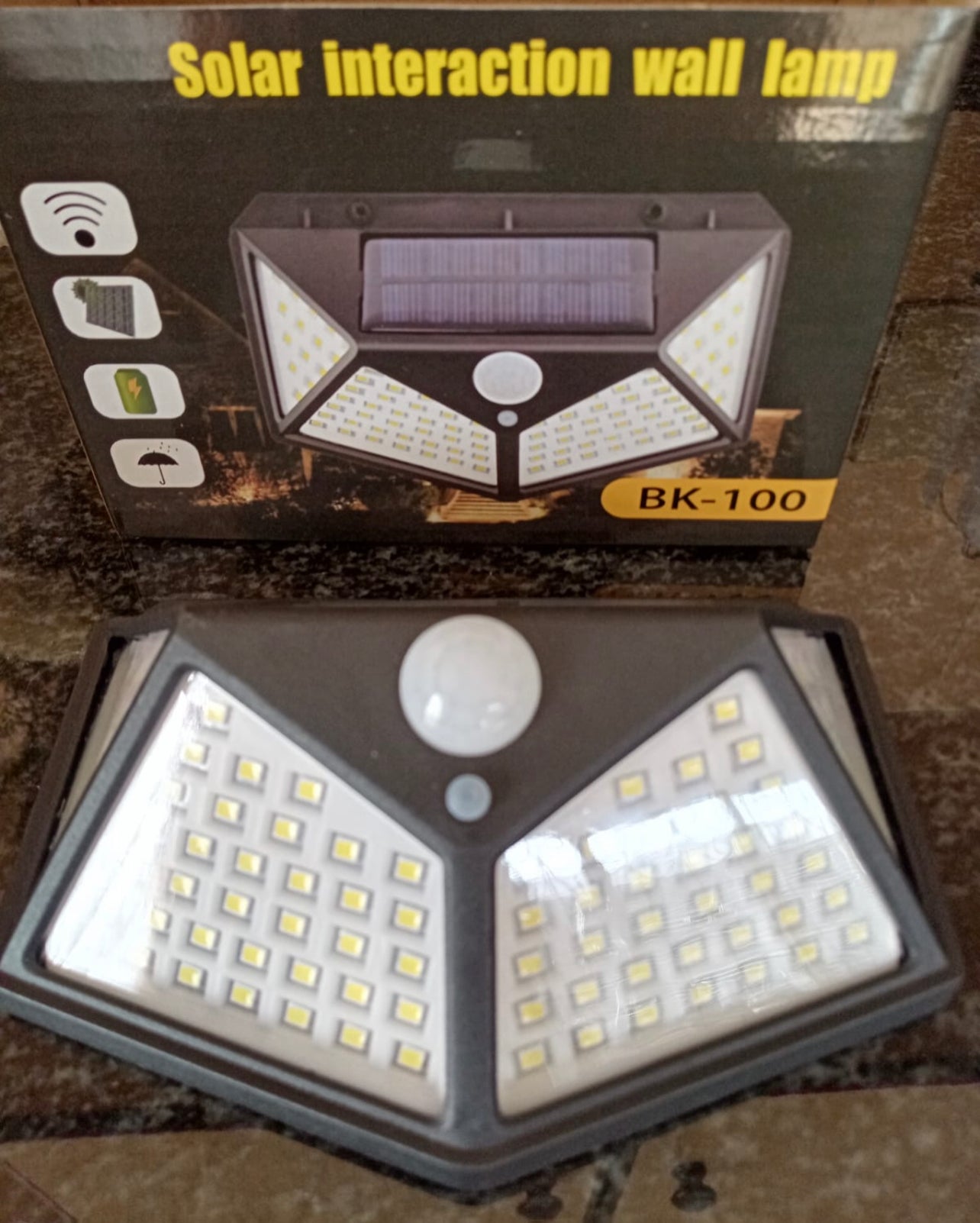 Rynx | Solar Motion Detector Wall Lighting Combination 4-Pack