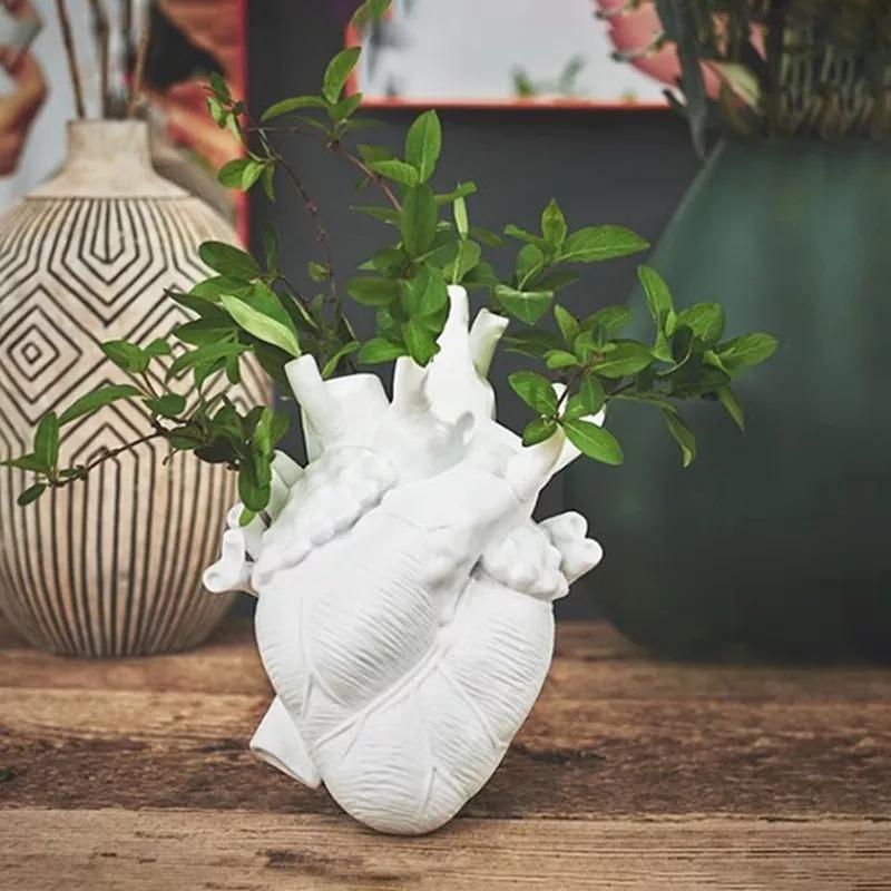 Rynx | HeartSoul Heart-shaped ceramic vase | Anatomical design | Decorative vase for home | Stylish flower vase