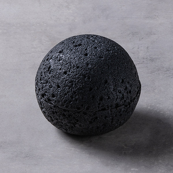 RYNX | Ashtray in stone shape with lid