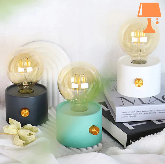 Rynx | ClassiSphere – Minimalistic table lamp with vintage-inspired glass sphere