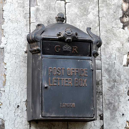 Rynx | Antique inspired mailbox