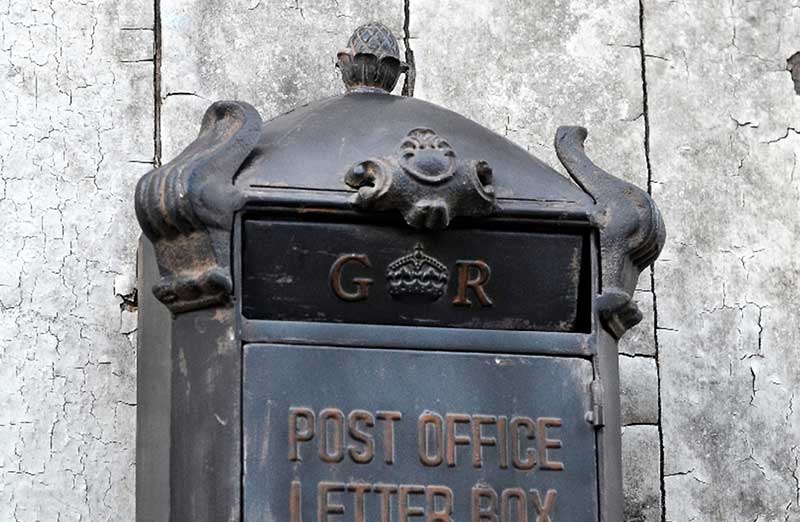 Rynx | Antique inspired mailbox