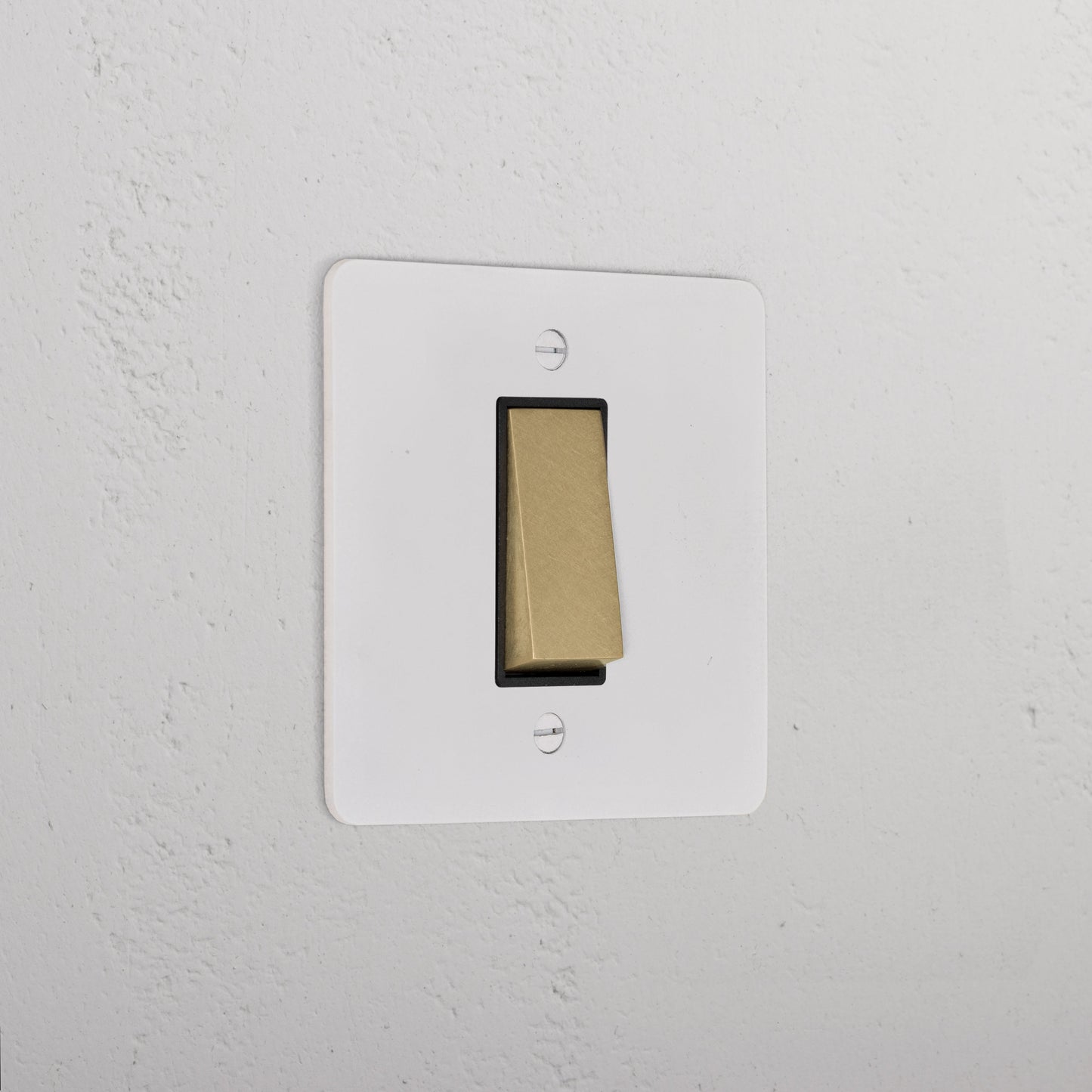 Rynx | 1G Retractive Rocker Switch - Malbar Antique Brass Black