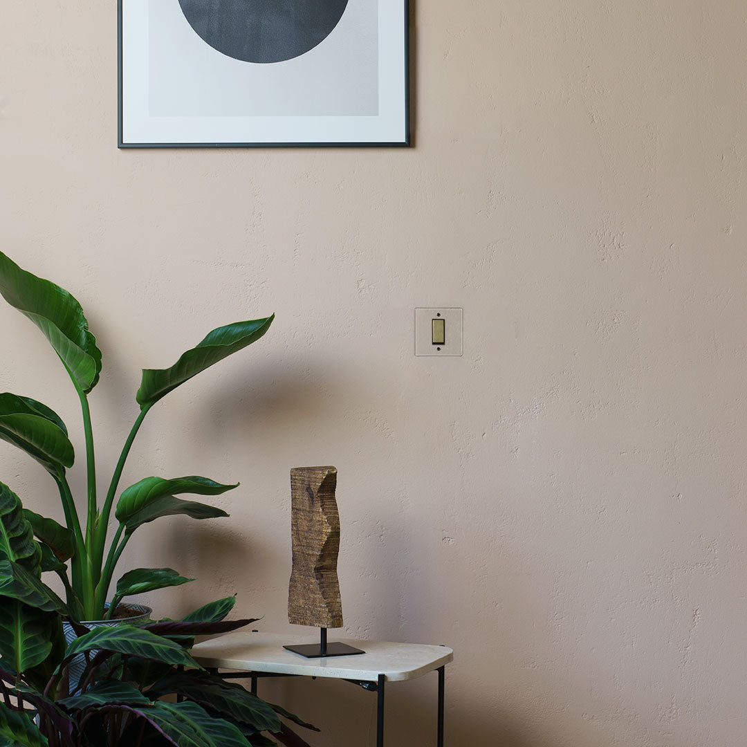 Rynx | 1G Center Retractable Rocker Switch - Clear Antique Brass Black