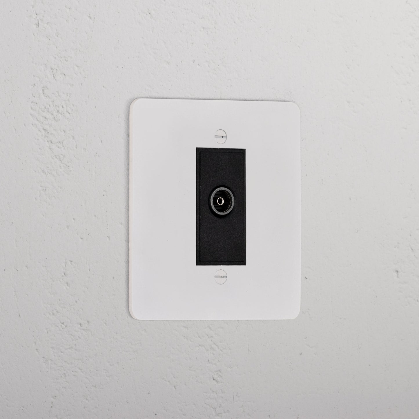 Rynx | TV Outlet - Malbar black