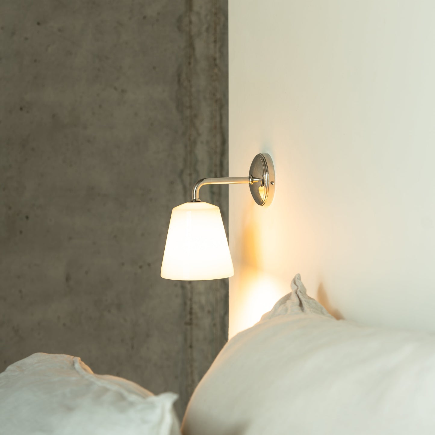 Rynx | Richmond Small Wall Lamp Fine Porcelain - Polished Nickel