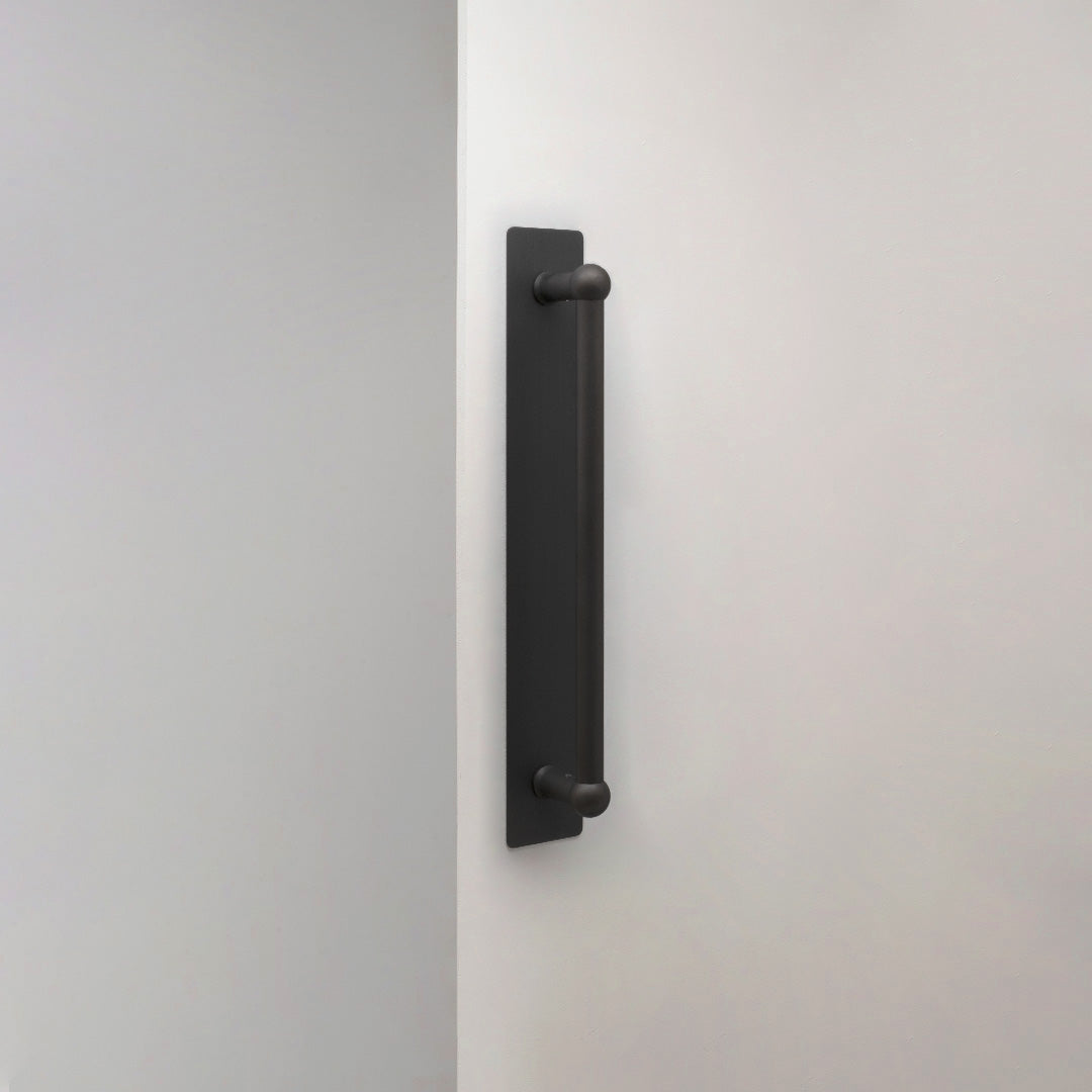 Rynx | Harper Single Pull Handle with Plate 320mm - Bronze