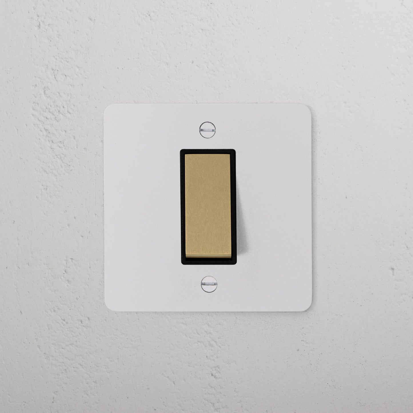 Rynx | 1G Retractive Rocker Switch - Malbar Antique Brass Black