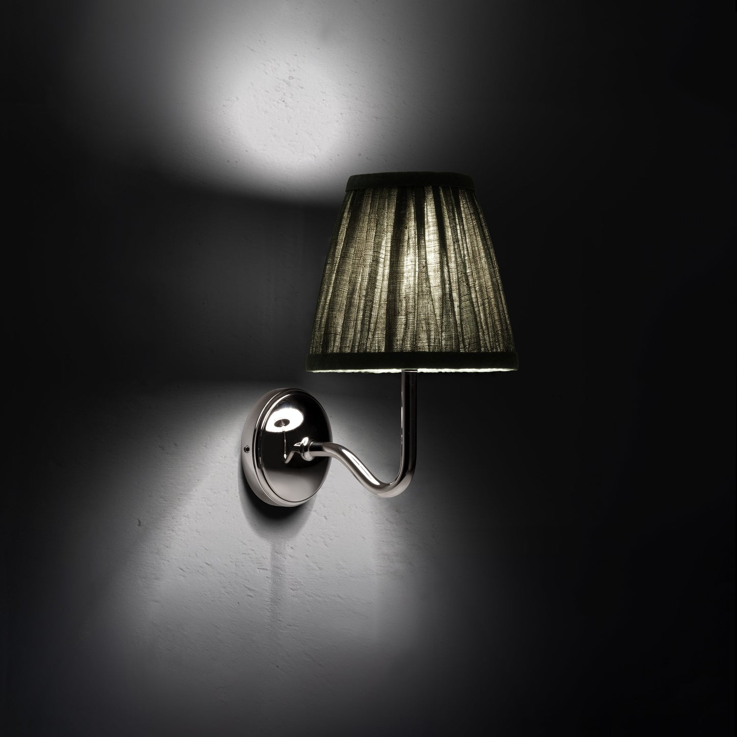 Rynx | Malvern Small Wall Lamp Pleated Deep Green - Polished Nickel