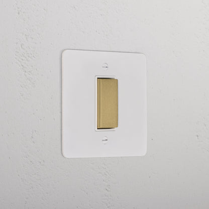Rynx | 1G Center Retroactive Toggle Switch - Malbar Antique Brass White