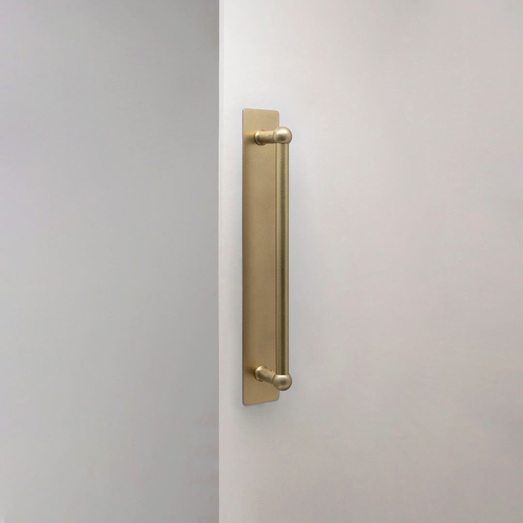 Rynx | Harper Simple Pull Handle with Plate 320mm - Antique Brass