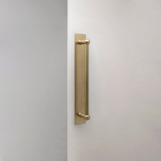 Rynx | Harper Simple Pull Handle with Plate 320mm - Antique Brass