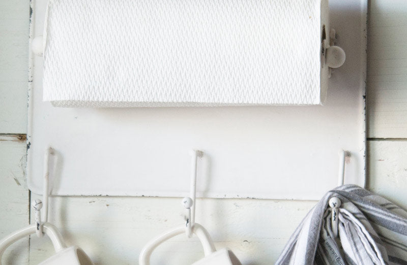 Rynx | Weathered white kitchen shelf