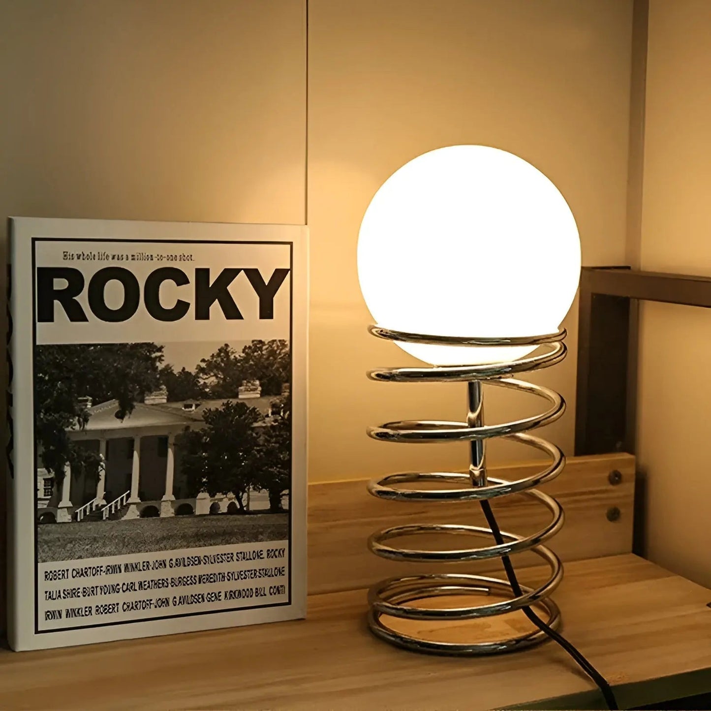 Rynx | MoonGlow - Elegant Moon Lamp for mood lighting and cozy atmosphere
