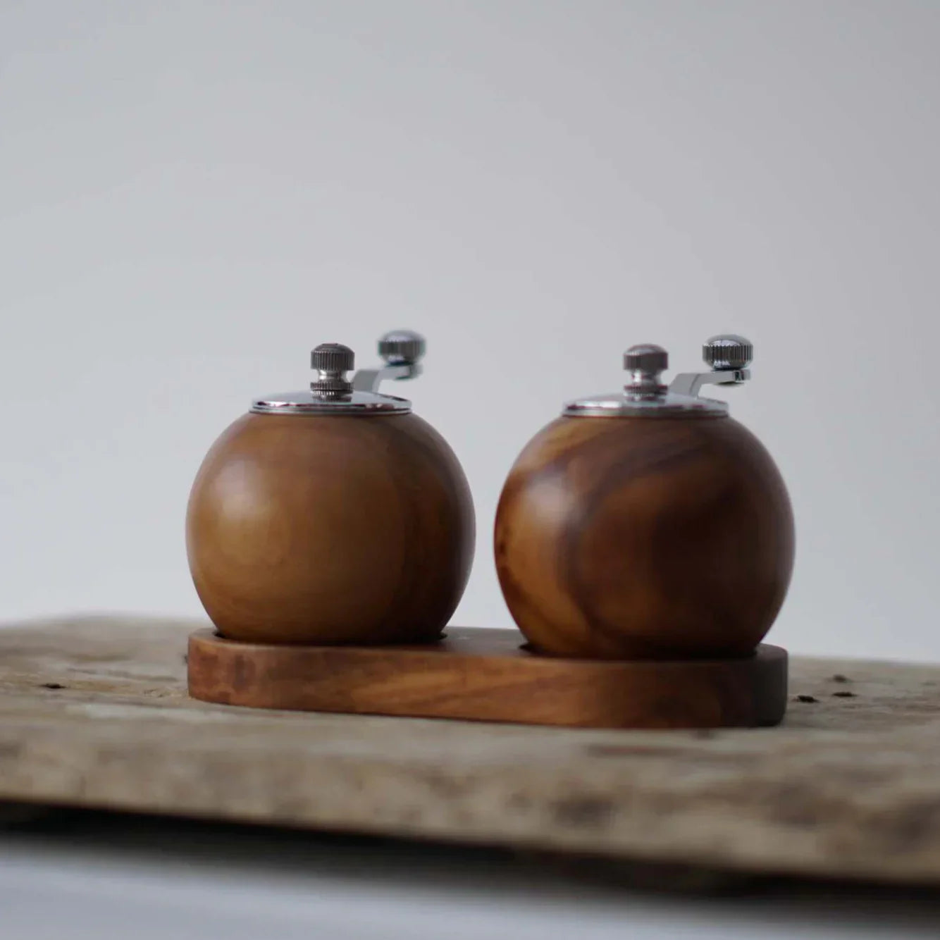 Rynx | Nordic Salt And Pepper Mill Set - Stylish - Functional - Perfect For Kitchen