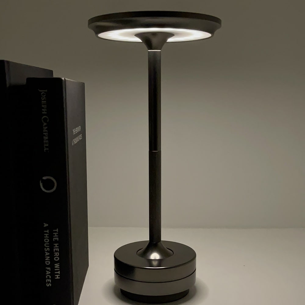 Rynx | Ambient Metallic Wireless Table Lamp