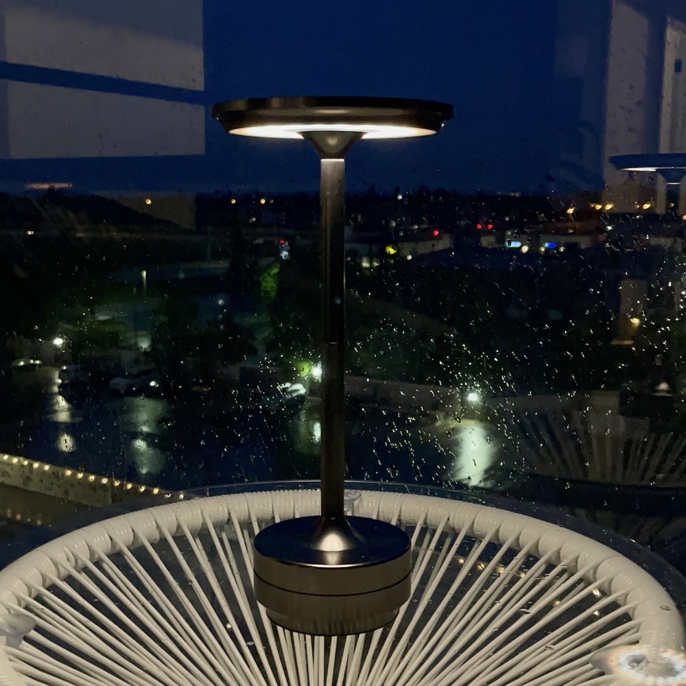 Rynx | Ambient Metallic Wireless Table Lamp