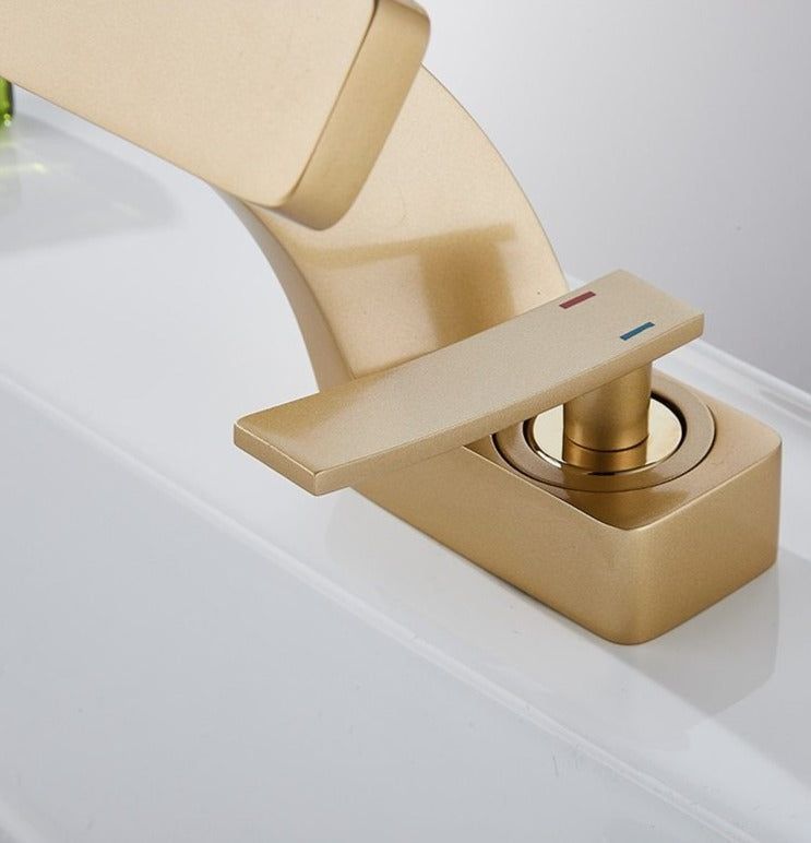 Rynx | AquaArc Modern Kitchen Faucet