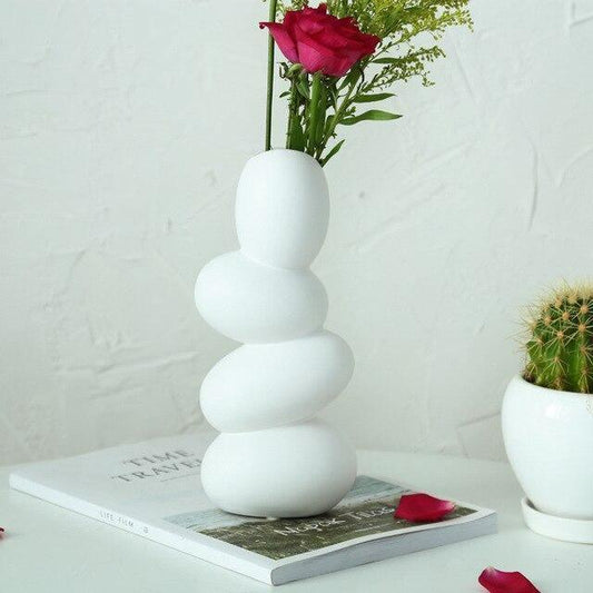 Rynx | EggAura Ceramic Egg Vase | Timeless Design | Handcrafted Decorative Vase | Minimalist Home Accessory