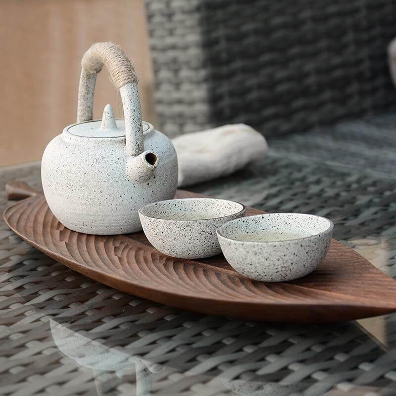 Rynx | Walnut Snack Tray Leaf Plates