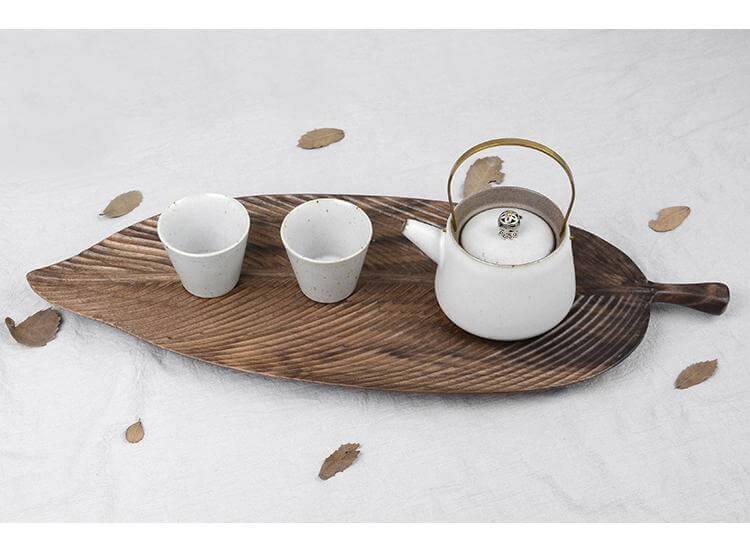 Rynx | Walnut Snack Tray Leaf Plates