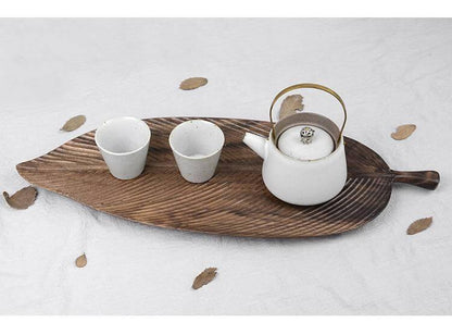 Rynx | Walnut Snack Tray Leaf Plates