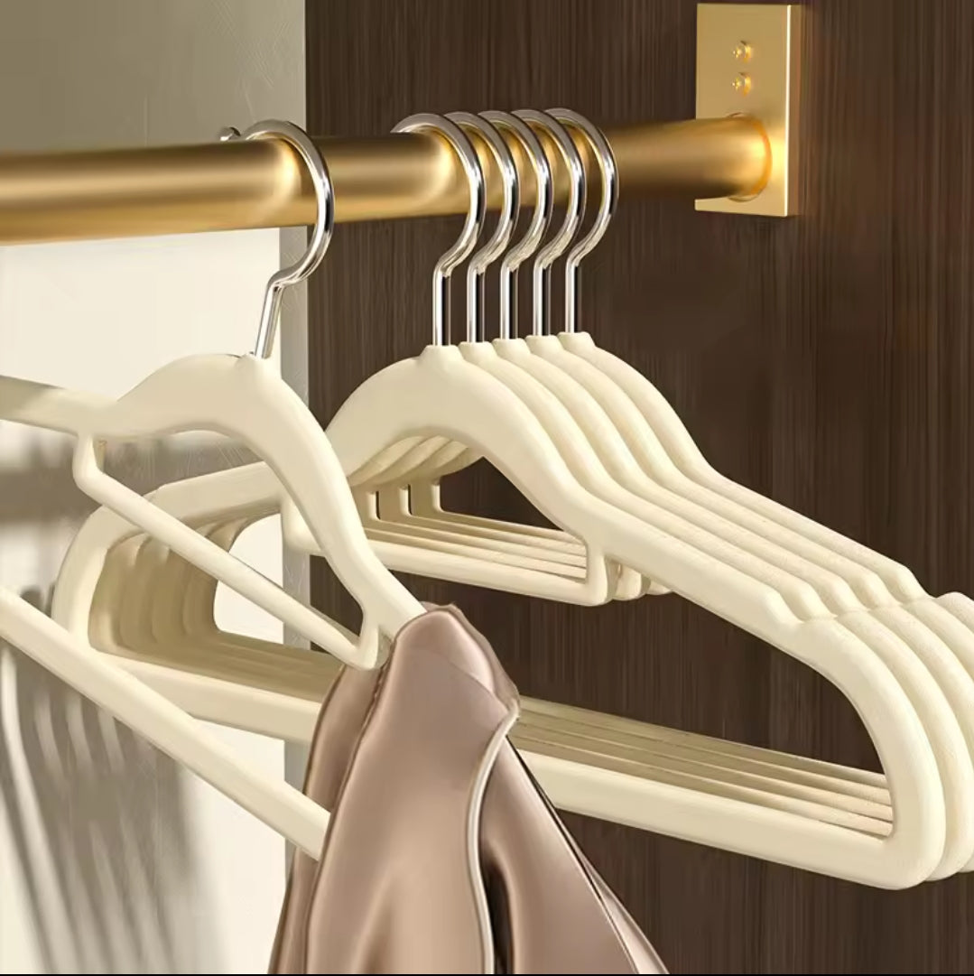 Rynx | Velvet hooks