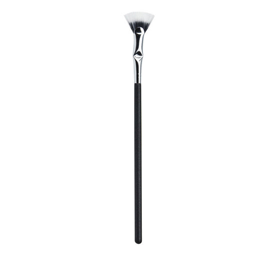 Rynx | Angled mascara brush with wave cut