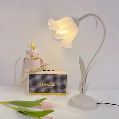 Rynx | FloraFlex Adjustable Vintage Flower Table Lamp | Elegant Design | Dimmable Light for Home