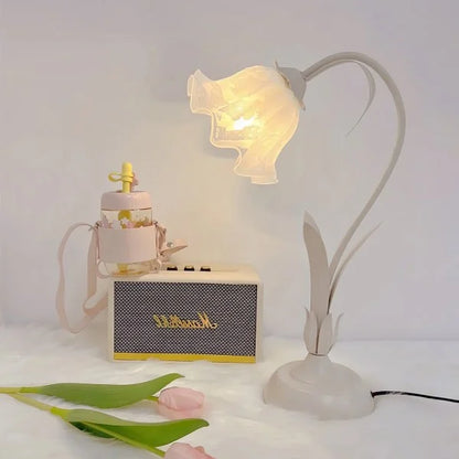 Rynx | FloraFlex Adjustable Vintage Flower Table Lamp | Elegant Design | Dimmable Light for Home