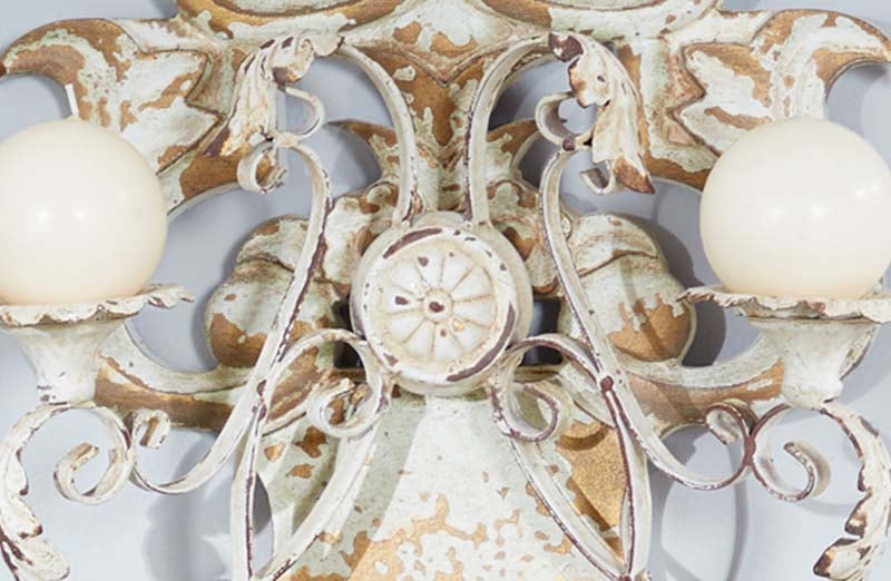 Rynx | Worn ornaments wall lamp